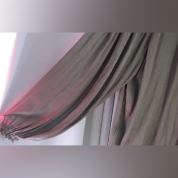 Philosophy Women’s Satin-Feel Long Sleeve Blouse w/Pleating Details; Size XS - Picture 6 of 11